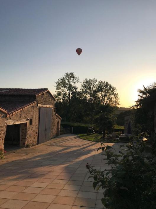 La Basse Monniere Bed & Breakfast Sevremont Exterior photo